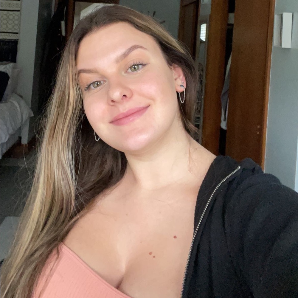 Meet your Posher, Lexi